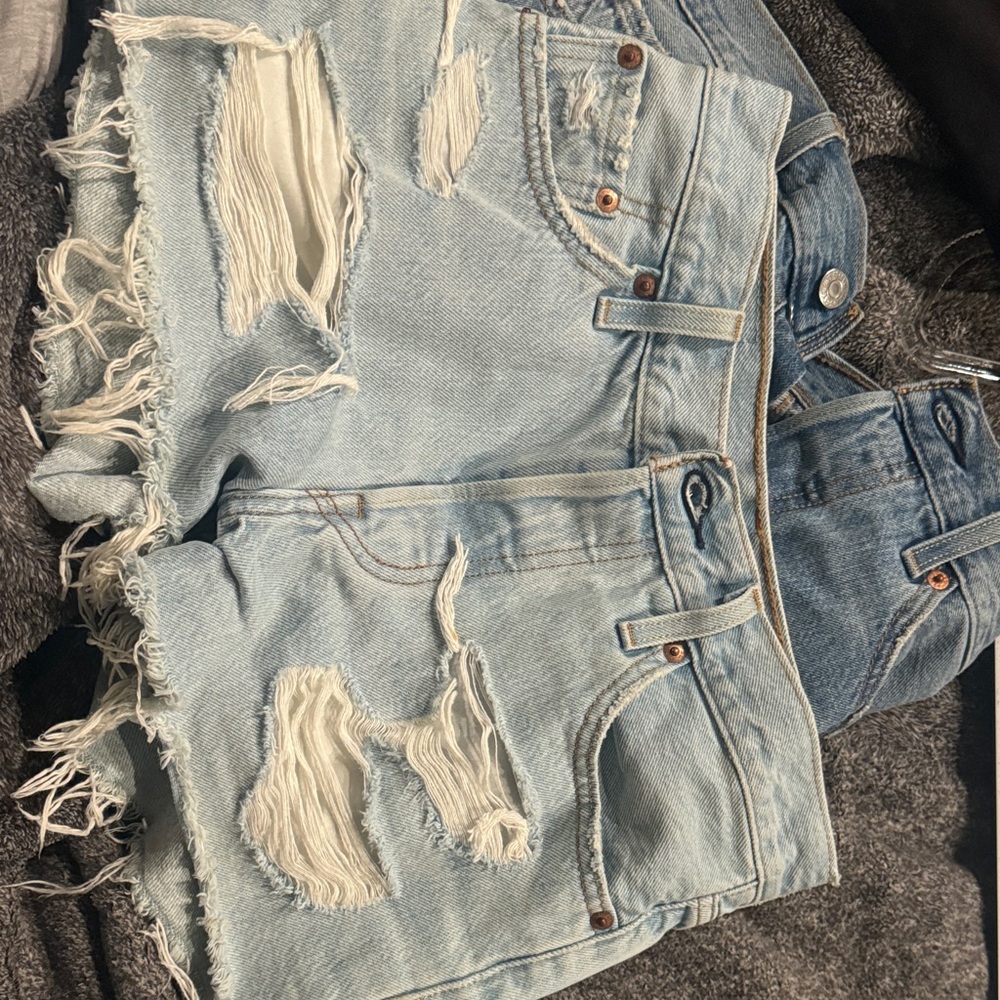 LEVI vintage Distressed Light Blue Denim Shorts